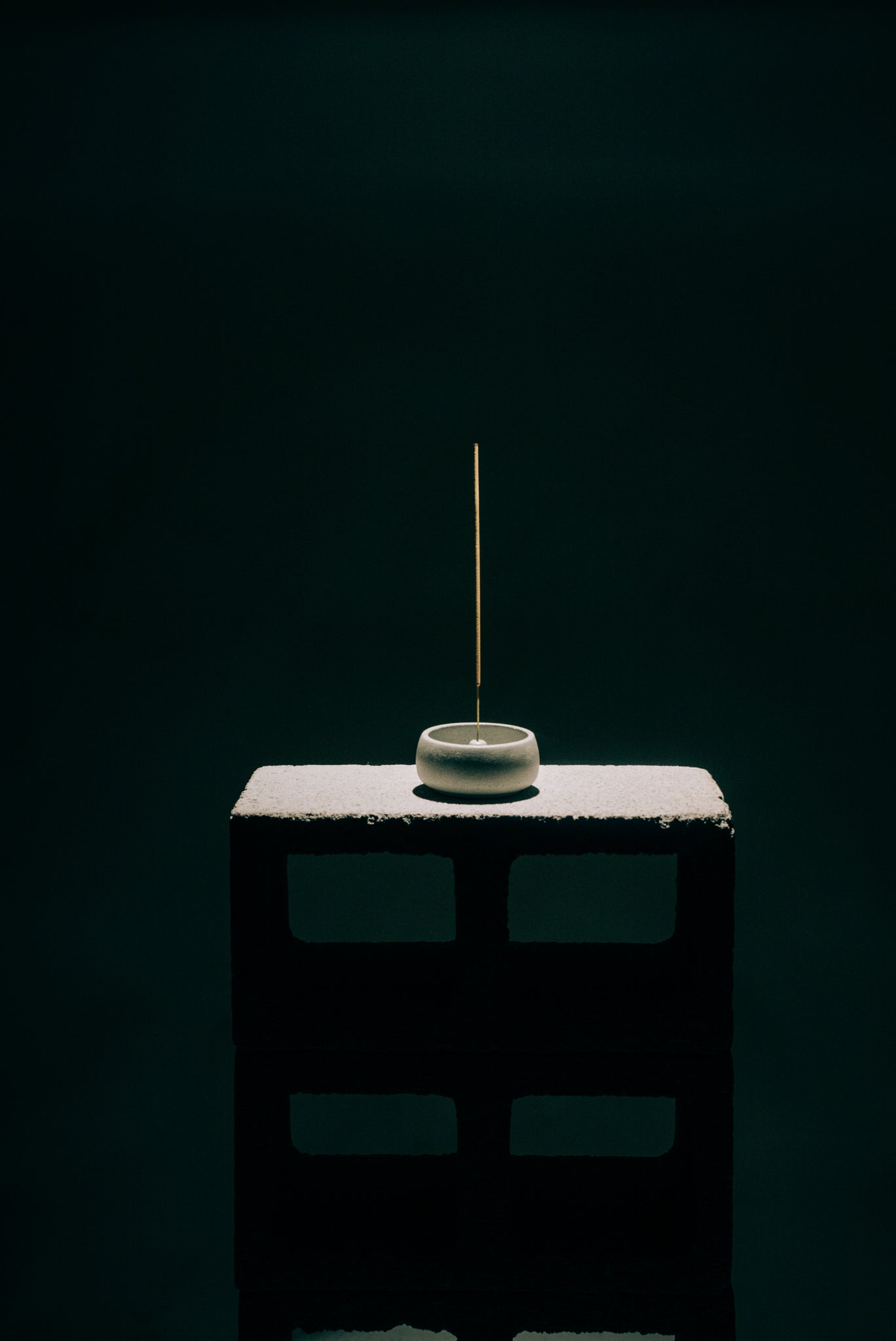 Krèto Round Incense Holder
