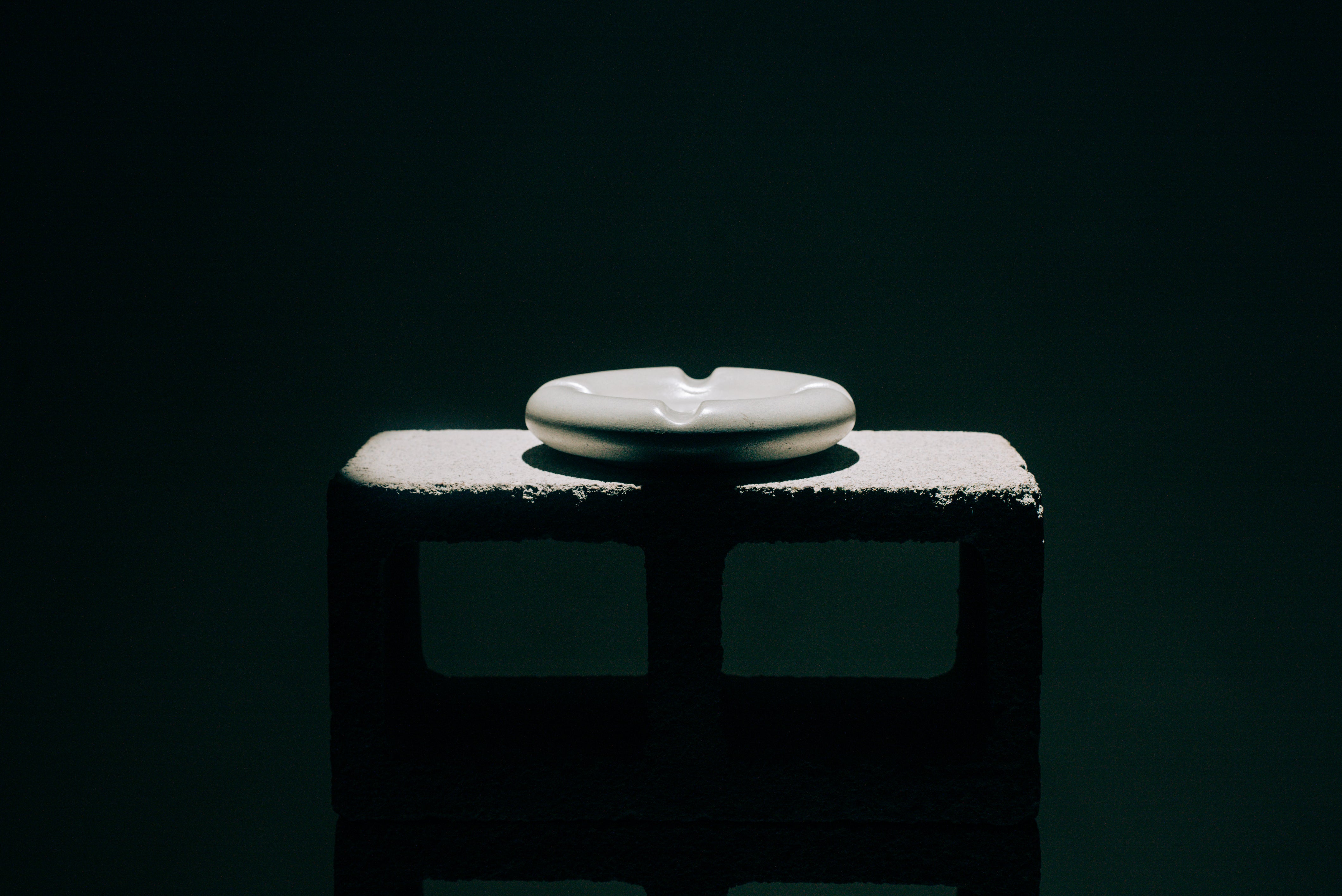 Krèto Large Round Concrete Ashtray